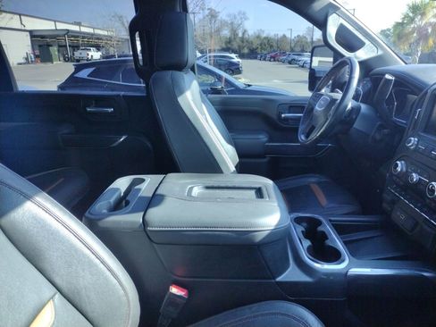 Used 2021 GMC Sierra 2500 AT4 w/ AT4 Premium Plus Package image 4