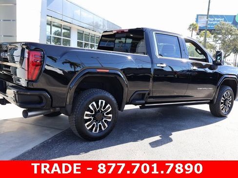 Used 2025 GMC Sierra 3500 Denali Ultimate image 7