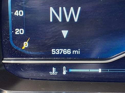 Used 2023 Chevrolet Suburban LT image 39