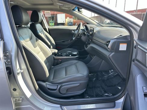 Used 2020 Hyundai Ioniq Limited image 14