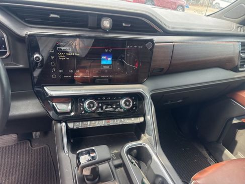 Used 2024 GMC Sierra 1500 Denali Ultimate image 11