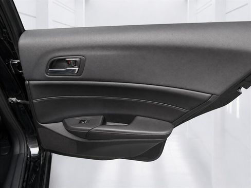 Used 2013 Acura ILX w/ Technology Package FWD image 31
