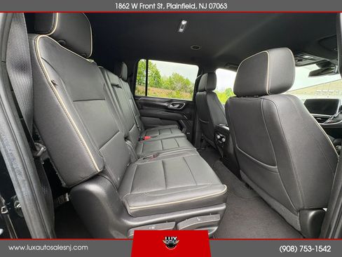 Used 2022 GMC Yukon XL SLT w/ SLT Luxury Package AWD/4WD image 57