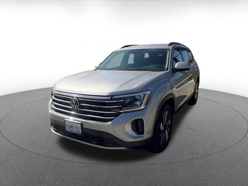 Used 2026 Volkswagen Atlas SE FWD image 4