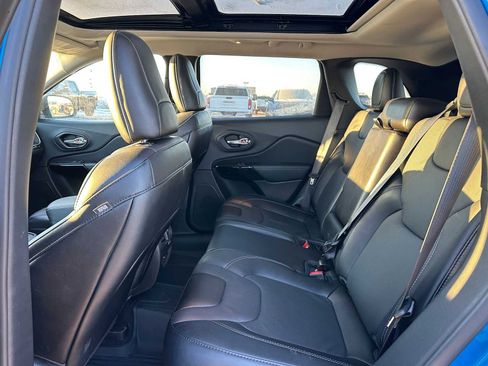 Used 2023 Jeep Cherokee Altitude Lux w/ Lux Elite Package image 17