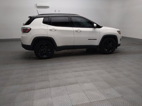 Used 2020 Jeep Compass Latitude FWD image 10