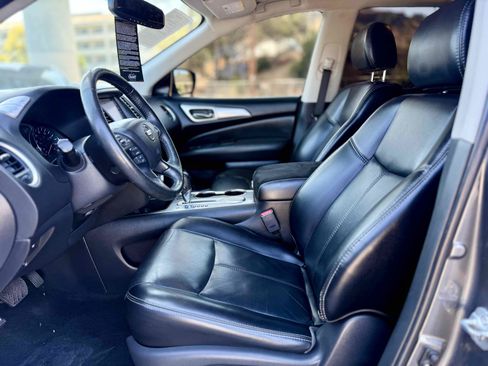 Used 2018 Nissan Pathfinder SL w/ Midnight Edition Package FWD image 16