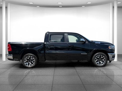 Used 2025 RAM 1500 Laramie AWD/4WD image 8