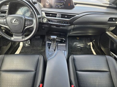 Used 2019 Lexus UX 200 FWD image 11