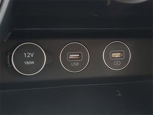 Used 2022 Genesis G70 2.0T image 22