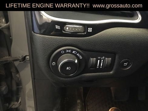 Used 2023 Jeep Cherokee Altitude Lux AWD/4WD image 18