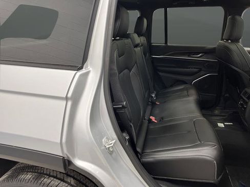 New 2026 Jeep Grand Cherokee Limited w/ Luxury Tech Group II image 32
