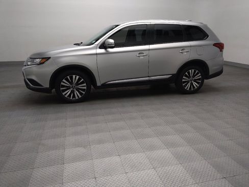 Used 2019 Mitsubishi Outlander SE FWD image 2