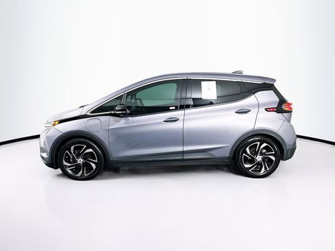 Used 2023 Chevrolet Bolt LT image 4