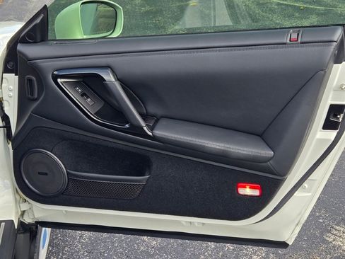 Used 2020 Nissan GT-R Premium image 31