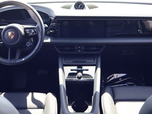 Certified 2025 Porsche Macan Electric RWD image 19