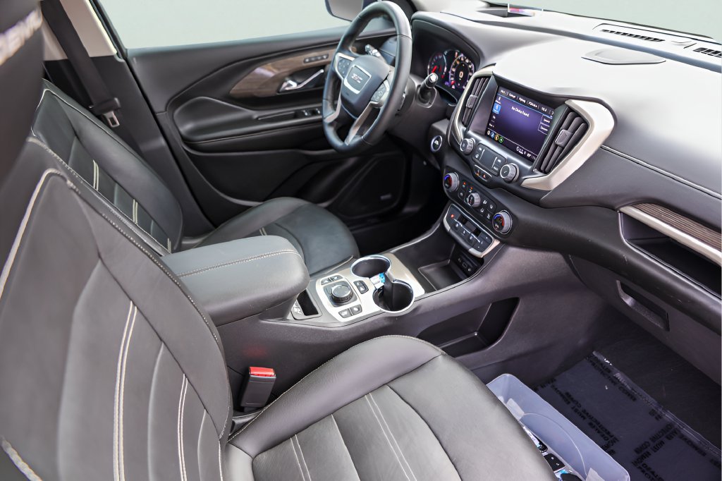 Used 2024 GMC Terrain Denali w/ Denali Premium Package AWD/4WD image 33