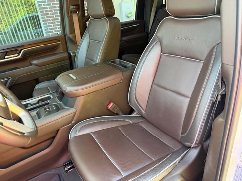 Used 2025 GMC Sierra 3500 Denali w/ Denali Reserve Package AWD/4WD image 32