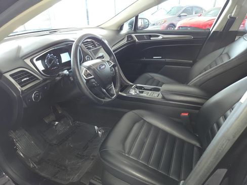 Used 2020 Ford Fusion SEL FWD image 15