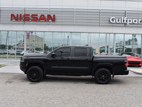 Used 2022 Nissan Frontier SV w/ Technology Package AWD/4WD image 3