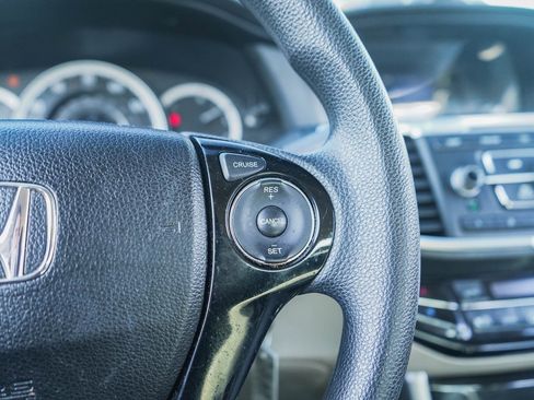 Used 2017 Honda Accord LX image 22