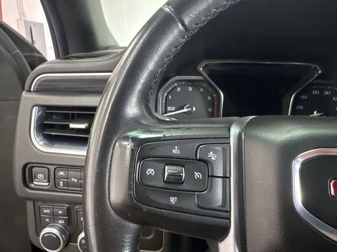 Used 2021 GMC Yukon XL SLT AWD/4WD image 12