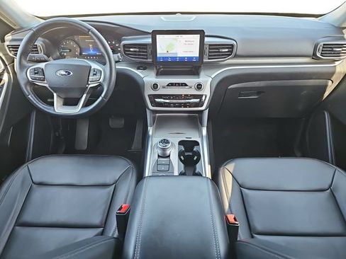 Certified 2023 Ford Explorer XLT w/ Equipment Group 202A AWD/4WD image 9