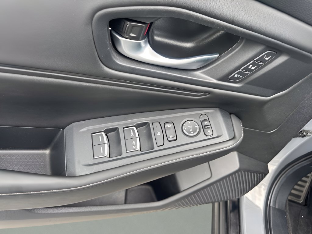 Used 2025 Honda Accord Sport image 24