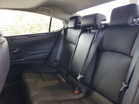 Used 2020 Lexus ES 350 w/ Premium Package FWD image 8