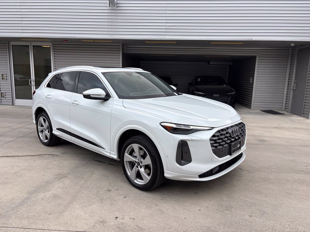 Used 2026 Audi Q5 Premium Plus AWD/4WD image 3
