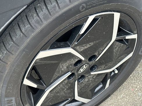 Used 2024 Hyundai Ioniq 5 SEL image 4