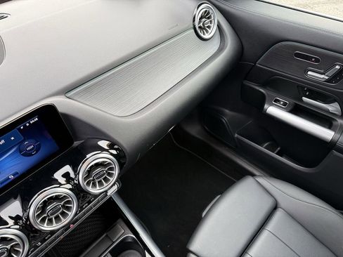 Used 2025 Mercedes-Benz GLA 250 250 4MATIC image 33