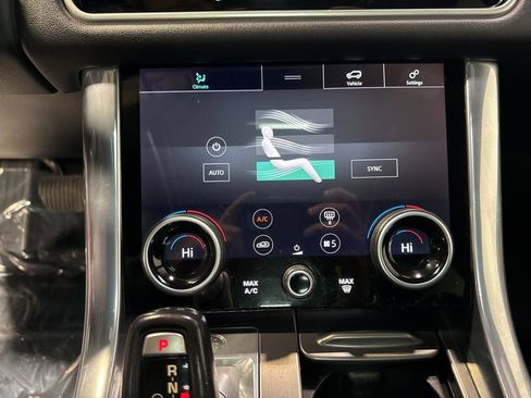 Used 2018 Land Rover Range Rover Sport SE image 24