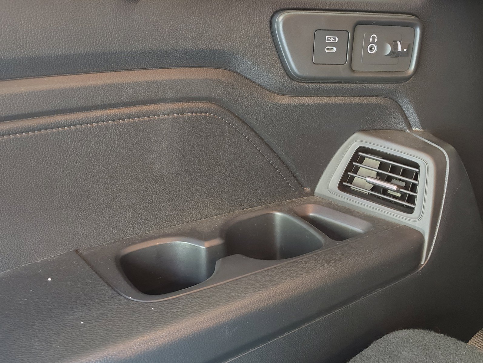 Used 2025 Honda Odyssey Elite image 36