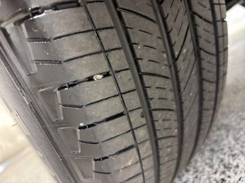 Used 2023 Chevrolet Equinox LT image 19