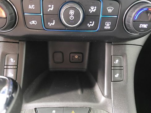 Used 2019 GMC Acadia SLT image 23