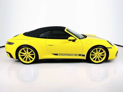 Certified 2022 Porsche 911 Carrera 4 AWD/4WD image 8