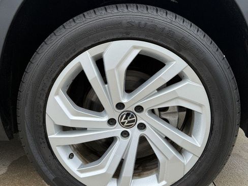 Certified 2022 Volkswagen Atlas SE image 33