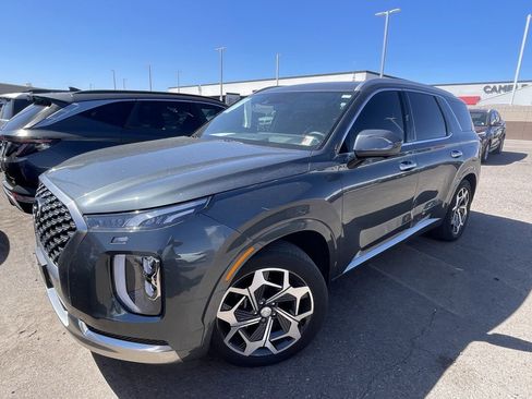 Used 2022 Hyundai Palisade Calligraphy w/ Winter Package image 4