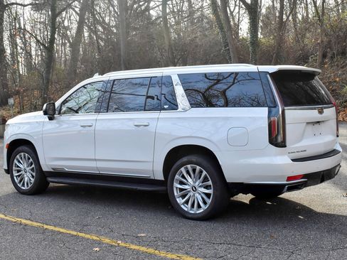 Used 2023 Cadillac Escalade ESV Luxury image 6