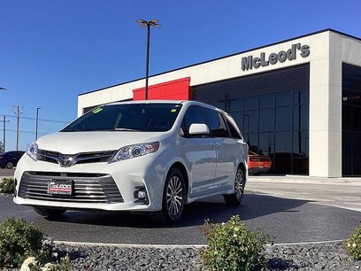 Used 2018 Toyota Sienna XLE w/ XLE Navigation Package