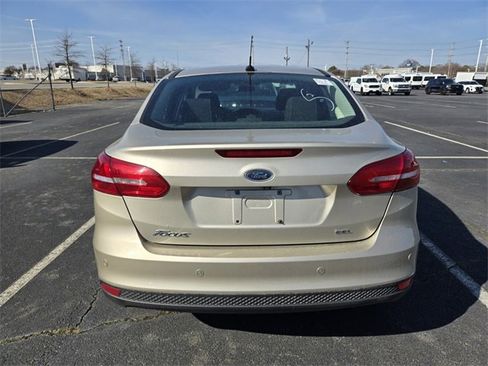 Used 2017 Ford Focus SEL image 6