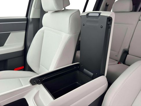 New 2026 Hyundai Santa Fe SE image 18