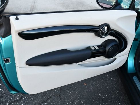 Used 2017 MINI Cooper S image 11