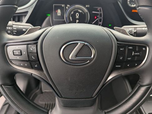 Certified 2025 Lexus ES 300h w/ Luxury Package image 15