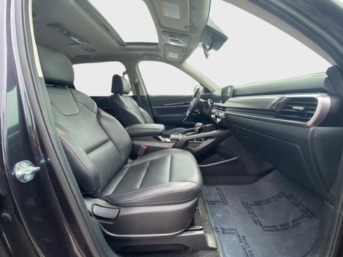 Used 2025 Kia Telluride S FWD image 19