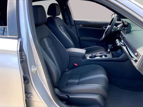 Used 2025 Honda Civic Sport image 9