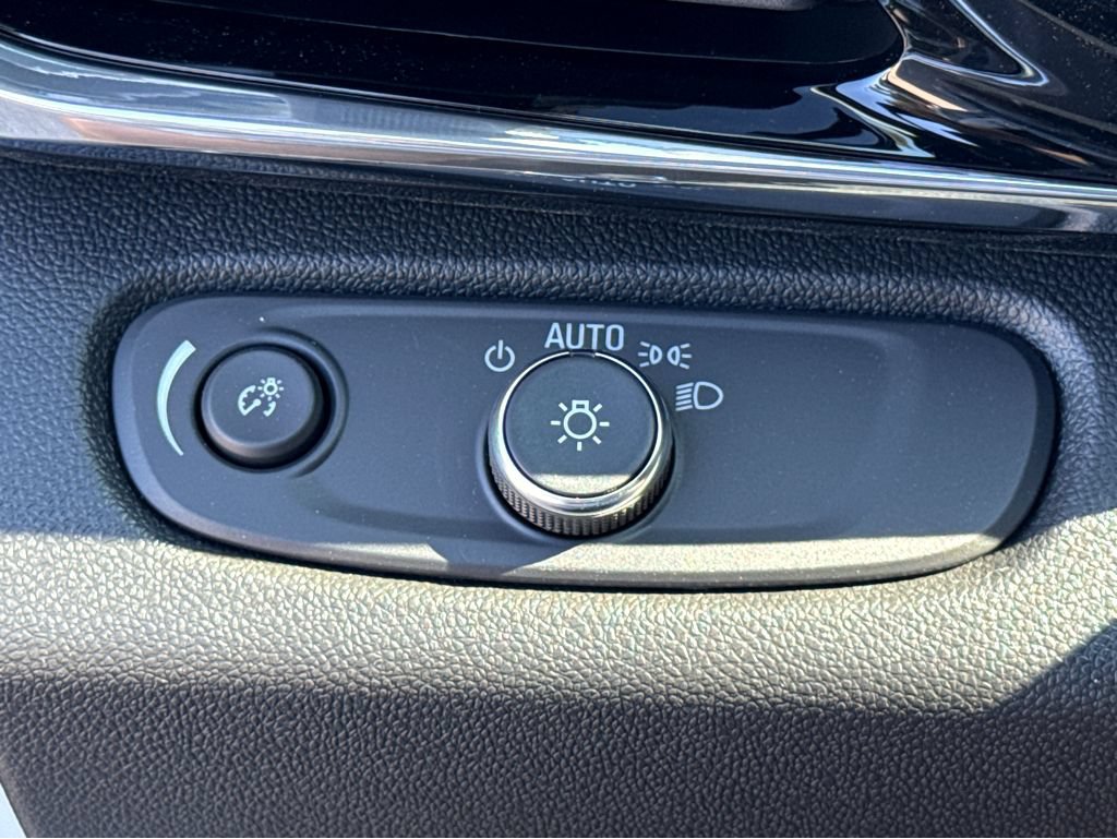 New 2026 Buick Envista Sport Touring FWD image 10