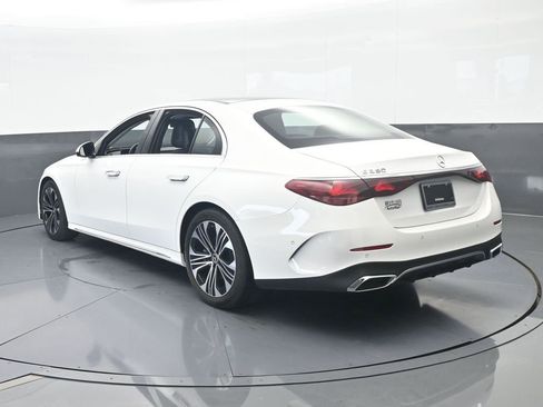 Used 2025 Mercedes-Benz E 350 Sedan image 4