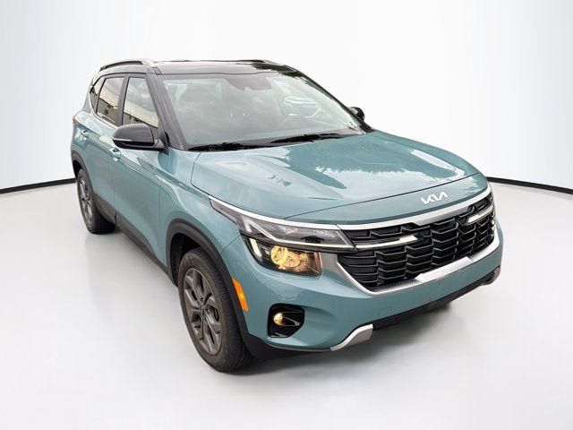 Used 2024 Kia Seltos S AWD/4WD image 3